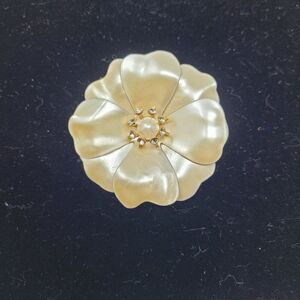 Vintage 60s Faux Mother Of Pearl Flower Brooch Faux Pearl‎ Rhinestone Lg Enamel